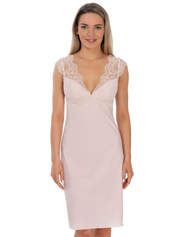 Lauma, Light Pink Nightdress With Lace, On Model Front, 22L90