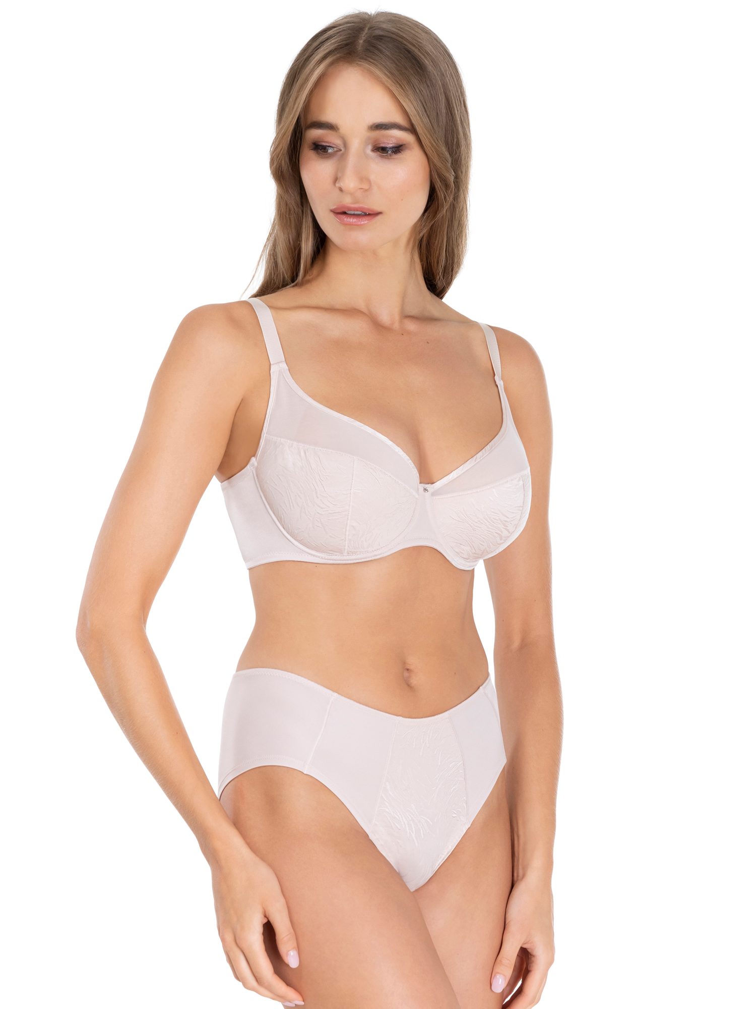 Lauma, Beige Non-padded Underwired Bra, On Model Front, 44L20