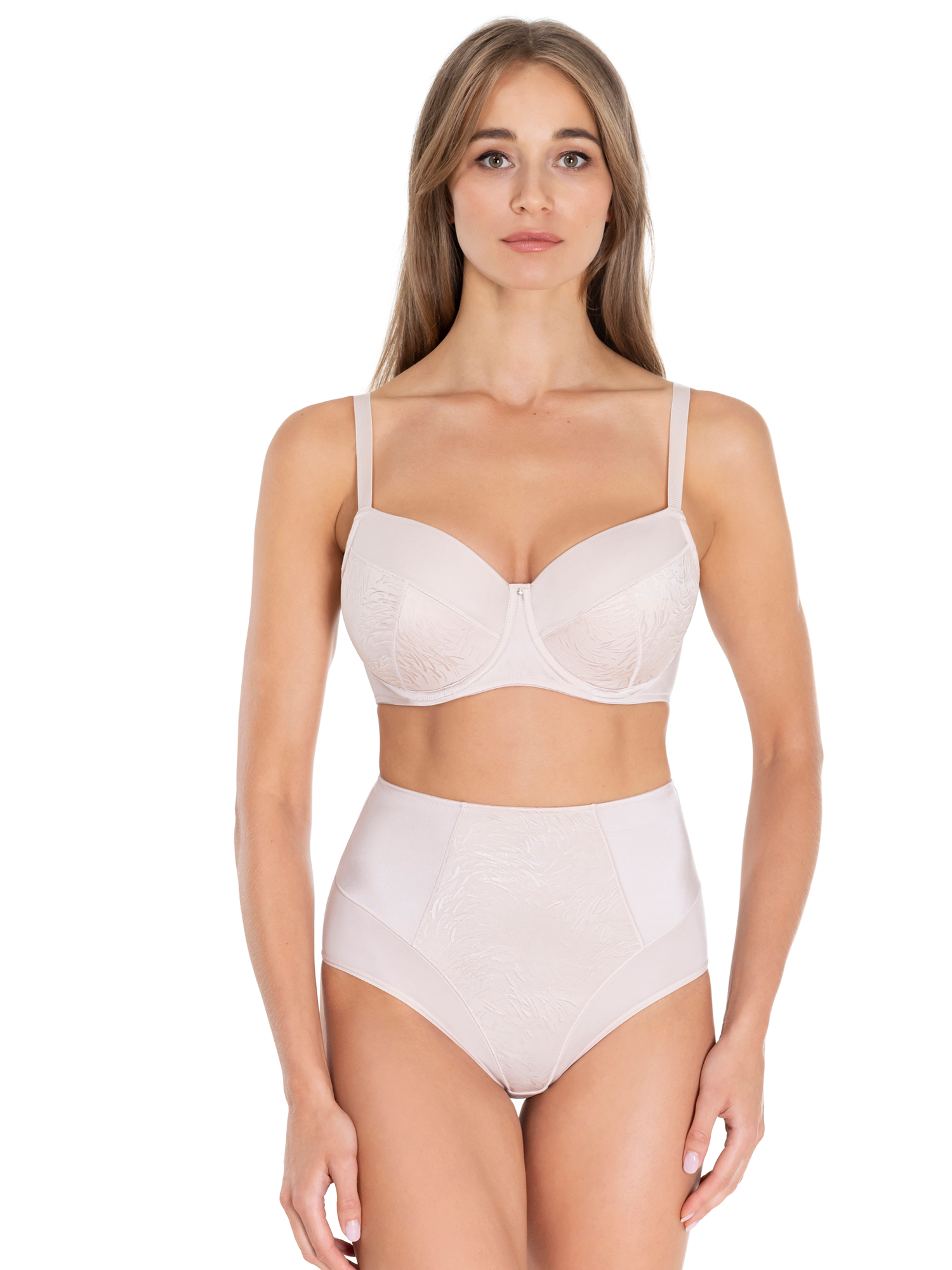Lauma, Beige Padded Underwired Bra, On Model Front, 44L30