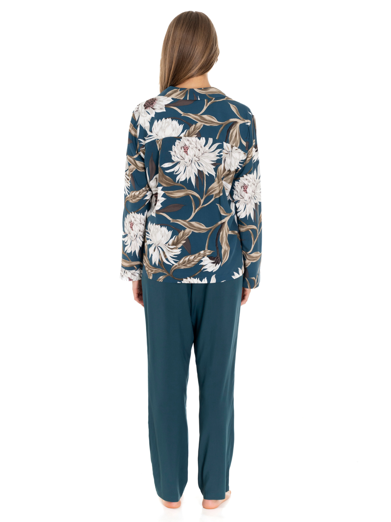 Lauma Lingerie, Printed Viscose Pyjama Set, On Model Back, 72D24, 72D66