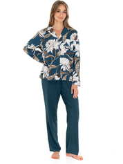 Lauma Lingerie, Viscose Pyjama Set, On Model Front, 72D24, 72D66