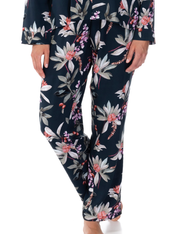 Lauma, Green Floral Print Viscose Pyjama Pants, On Model Front, 72D66