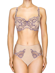 Lauma, Nude Underwired Lace Bra, On Model Front, 04J20