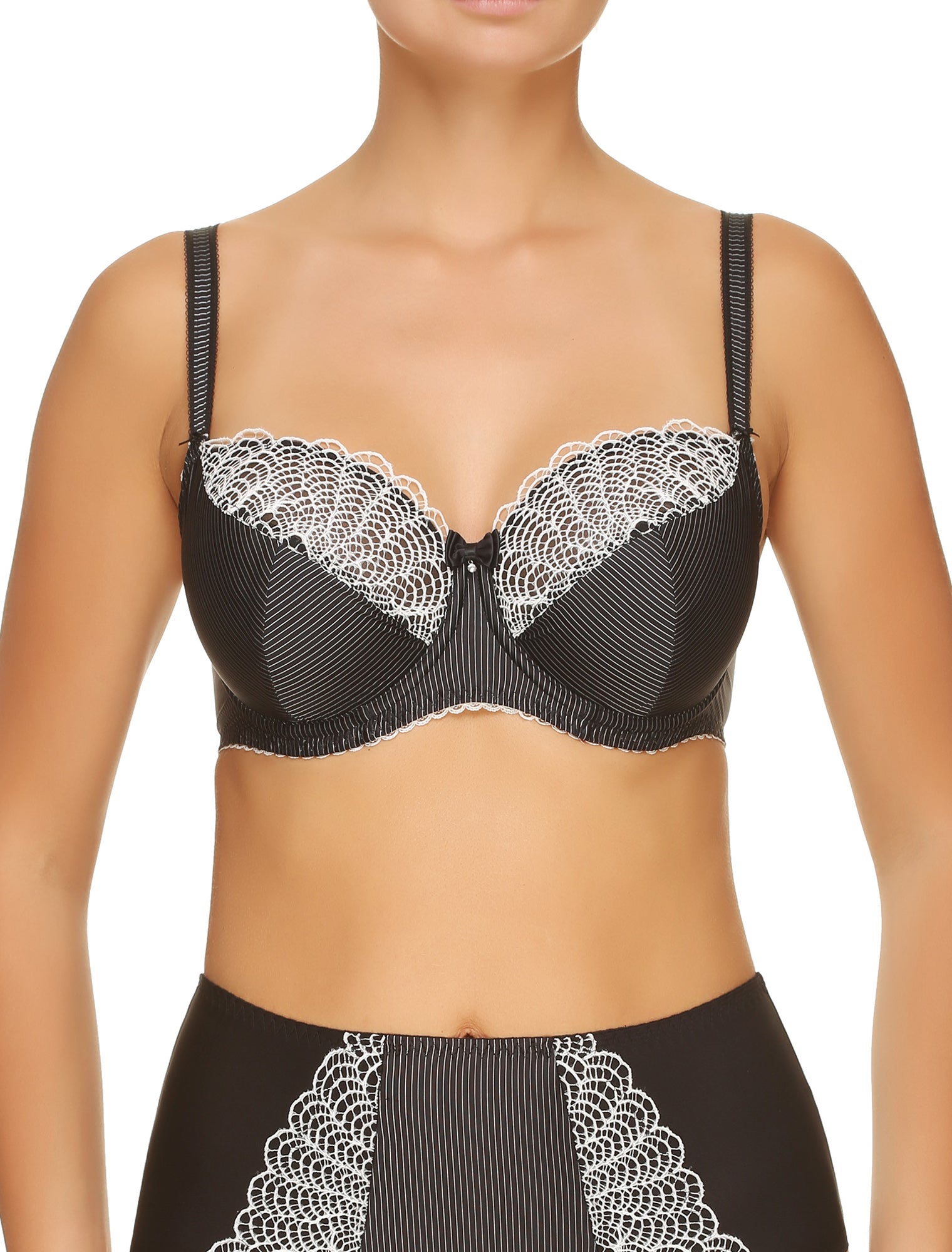 Lauma, Black Underwired Soft-cup Bra, On Model Front, 09H20