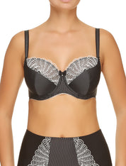 Lauma, Black Underwired Soft-cup Bra, On Model Front, 09H20
