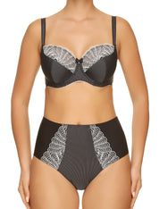 Lauma, Black Underwired Soft-cup Bra, On Model Front, 09H20