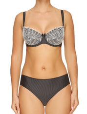 Lauma, Black Underwired Balconette Bra, On Model Front, 09H22