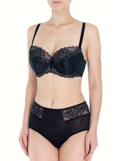 Lauma, Black Underwired Non-padded Bra, On Model Front, 10K20