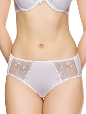 Lauma, White Mid Waist Shorts, On Model Front, 34J70