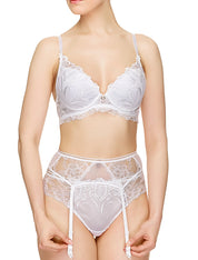 Lauma, White Suspender Belt, On Model Front, 39J05