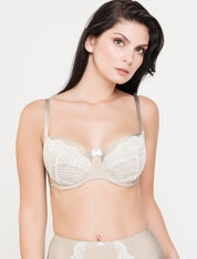 Krūšturis ar mīkstiem kausiņiem Fetching Lady