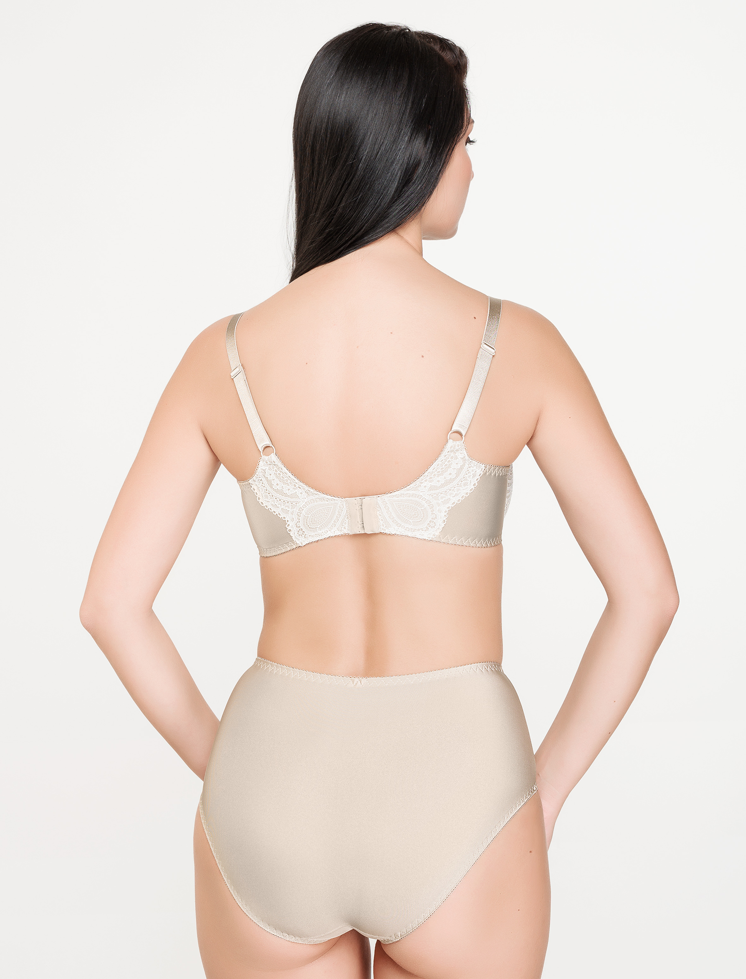 Krūšturis ar mīkstiem kausiņiem Fetching Lady