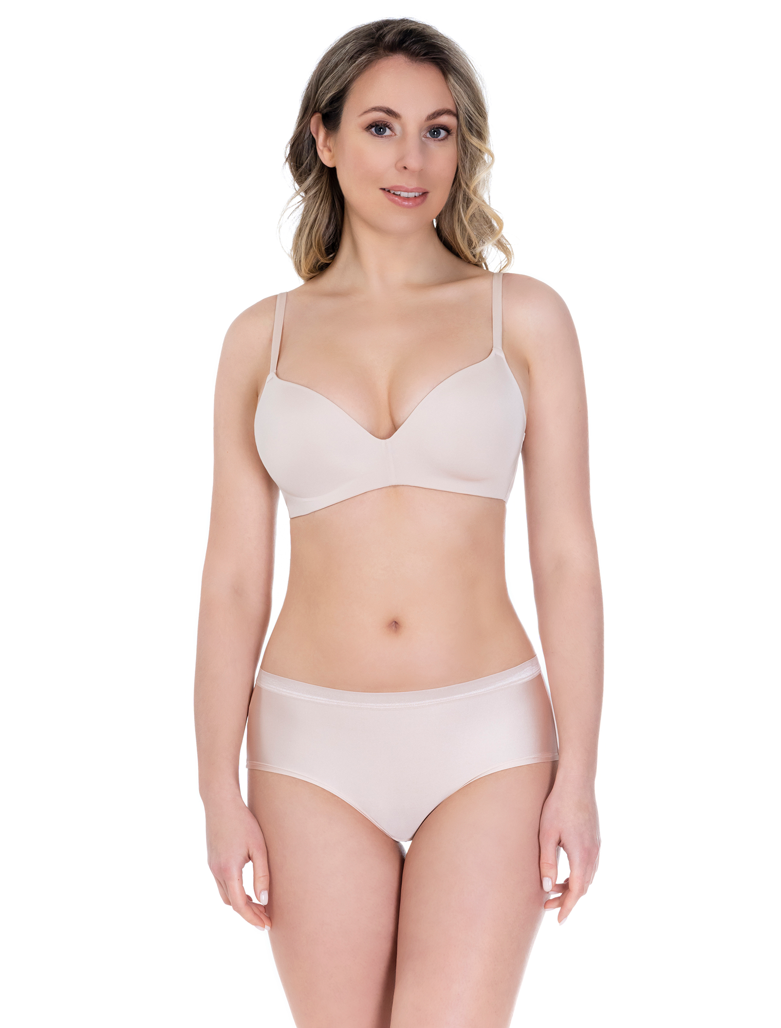 Lauma, Beige Mid Waist Shorts, On Model Front, 55K70