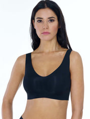 Lauma, Black Seamless Bralette, On Model Front, 71D30