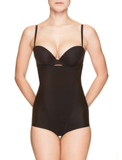 Lauma, Black High waist Shapewear Panty, On Model Front, 91B57