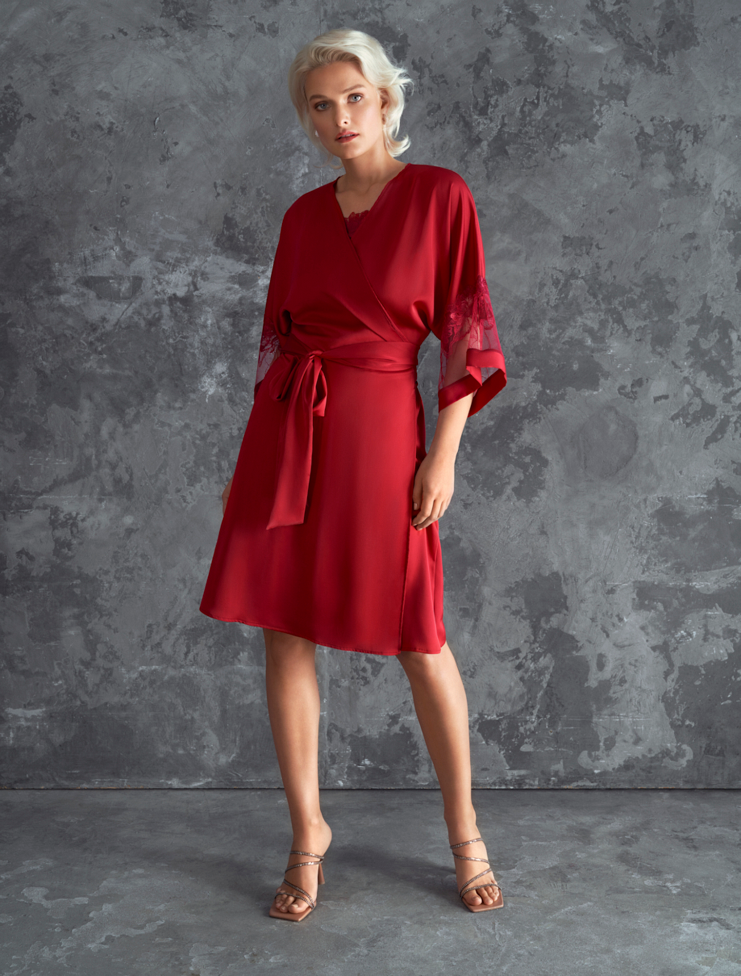 Lauma, Red Knee-length Dressing Gown, On Model Front, 17K98