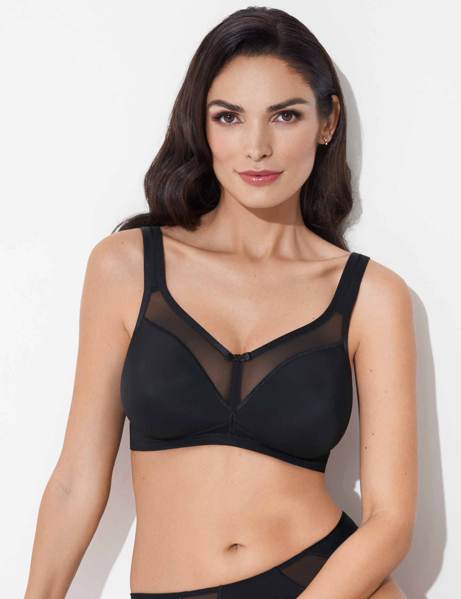 Lauma, Black Wireless Moulded Bra, On Model Front, 20K20
