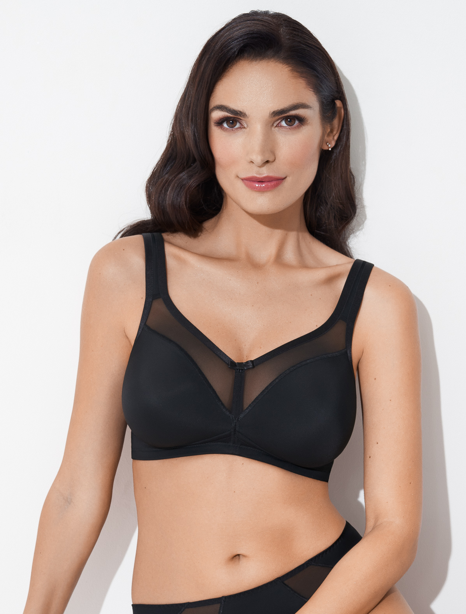 Lauma, Black Wireless Moulded Bra, On Model Front, 20K20