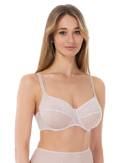 Lauma, Beige Underwired Lace Bra, On Model Front, 43L30
