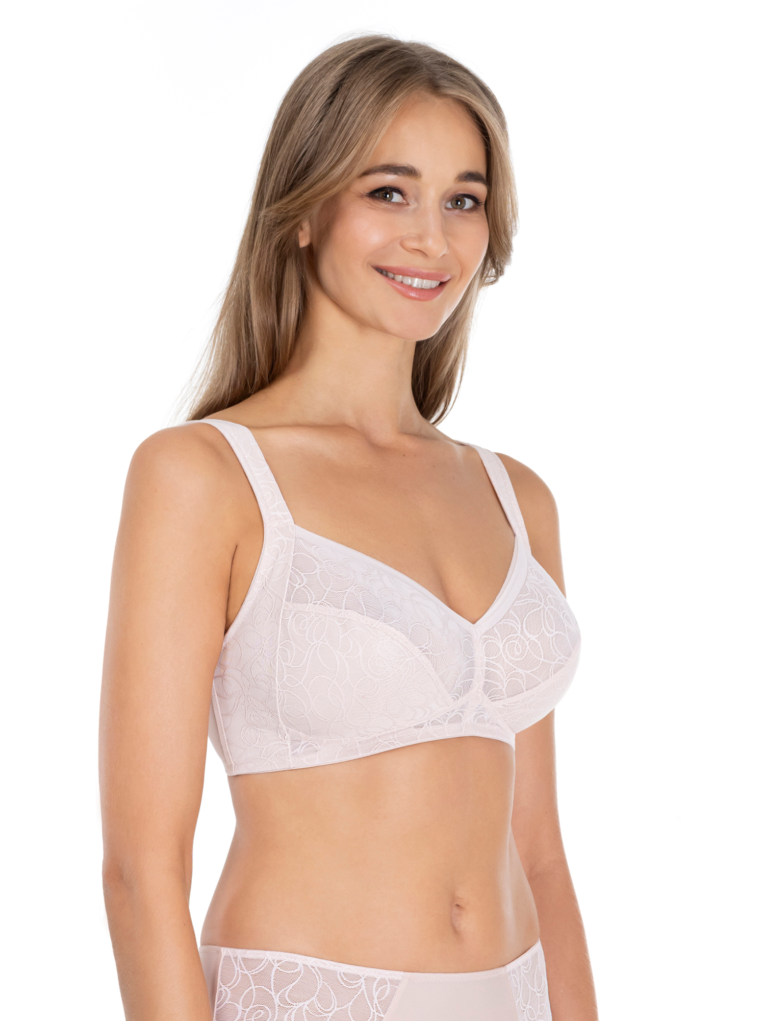 Lauma, Beige Wireless Lace Bra, On Model Front, 43L22