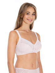 Lauma, Beige Wireless Lace Bra, On Model Front, 43L22