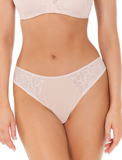 Lauma, Beige Lace Strings, On Model Front, 43L60