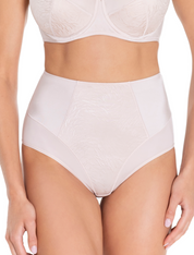 Lauma, Beige High Waist Panty, On Model Front, 44L53