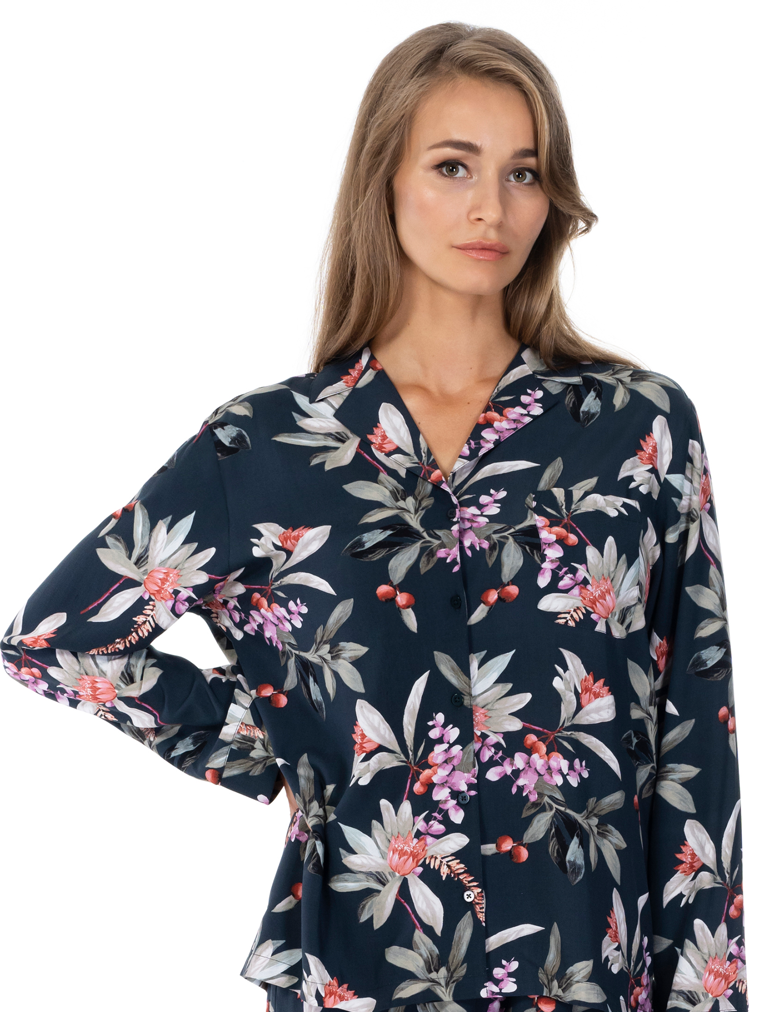 Lauma, Green Floral Print Viscose Pyjama Top, On Model Front, 72D66