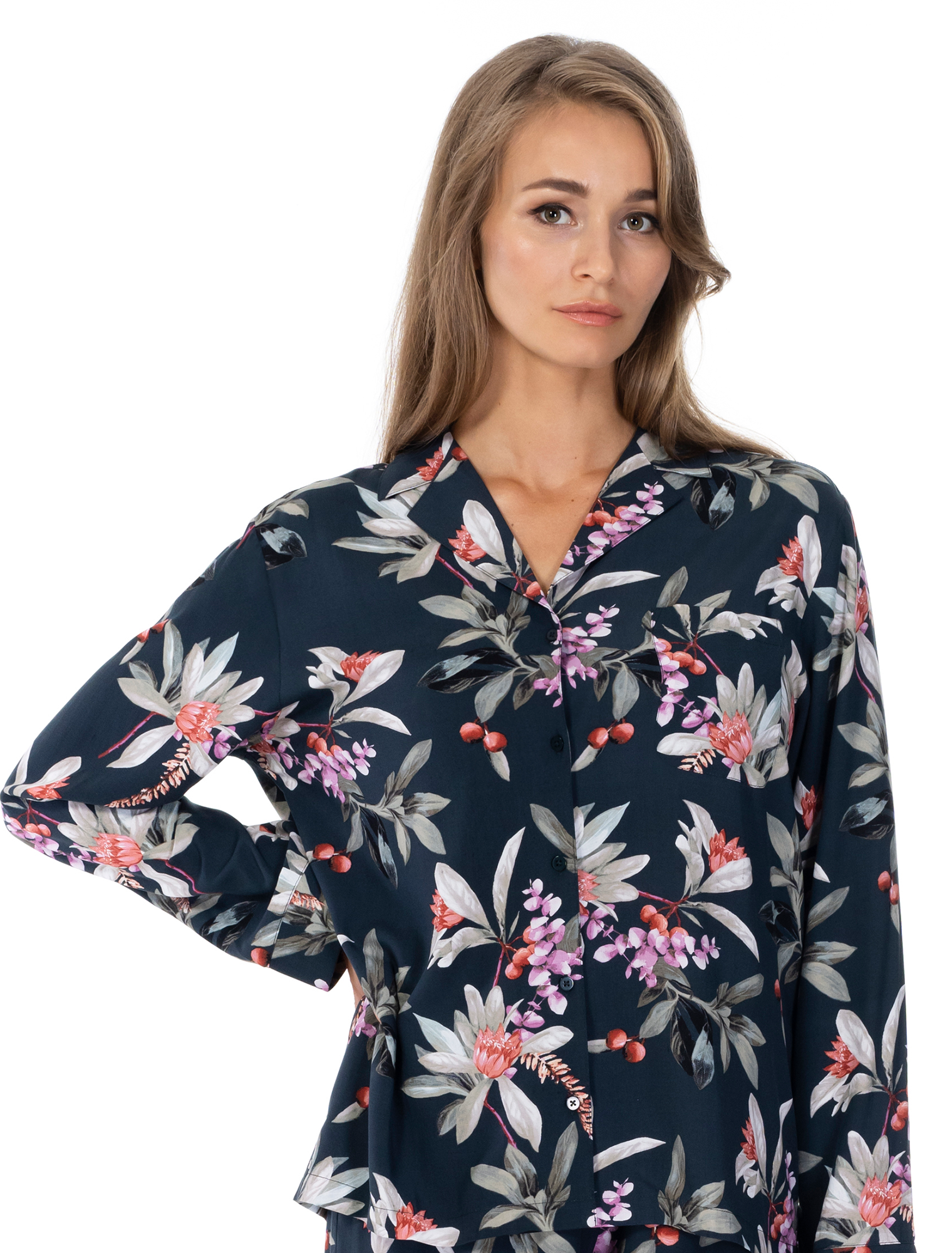 Lauma, Green Floral Print Viscose Pyjama Top, On Model Front, 72D66