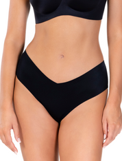 Lauma, Black Seamless Panties, On Model Front, 77D54