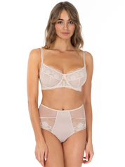 Lauma, Beige Lingerie Set With Lace Trim, On Model Front,81K20, 81K51