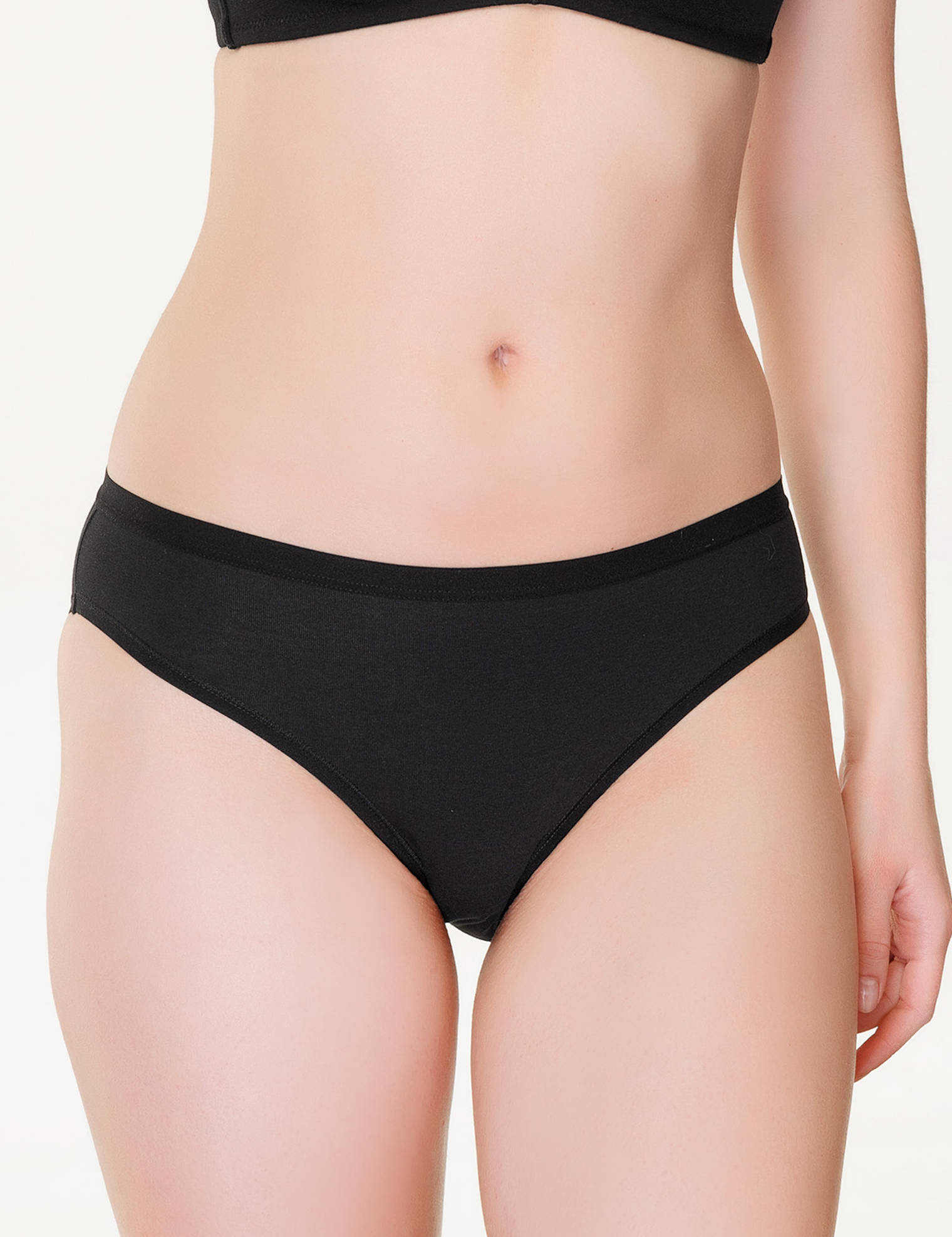 Lauma, Black Cotton String Panties, On Model Front, 93J60