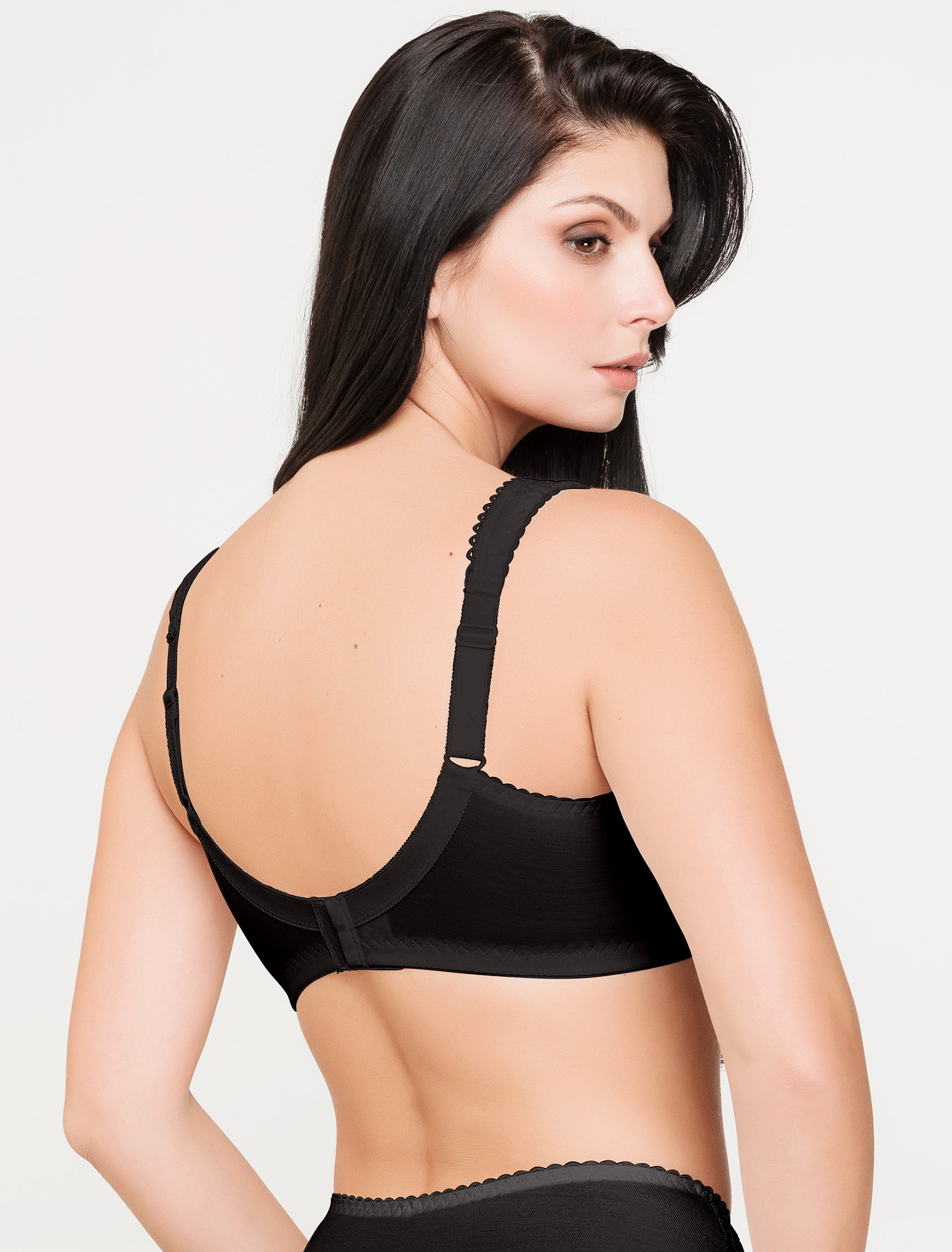 Lauma, Black Underwired Non-padded Bra, On Model Back, 02131
