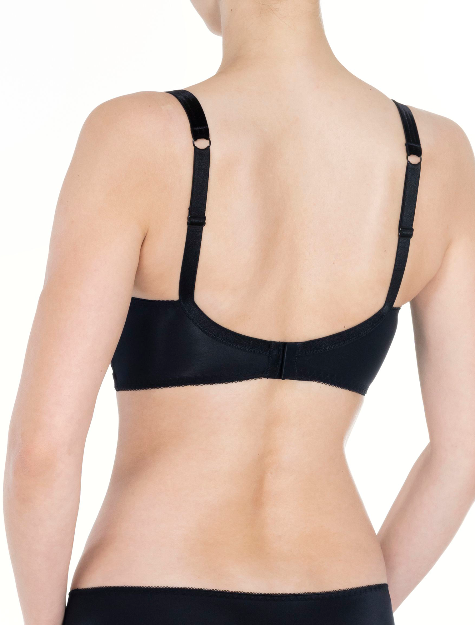 Lauma, Black Half-padded Bra, On Model Back, 15K40