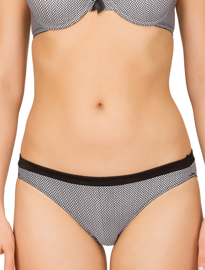 Lauma, Black Mid Waist Panties, On Model Front, 51G50