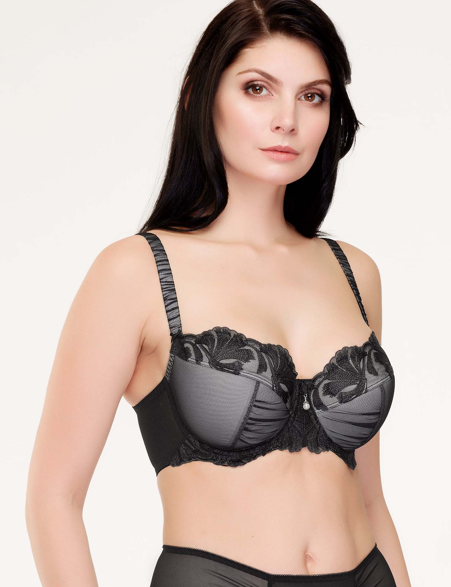 Lauma, Black Half-padded Bra, On Model Front, 70J40