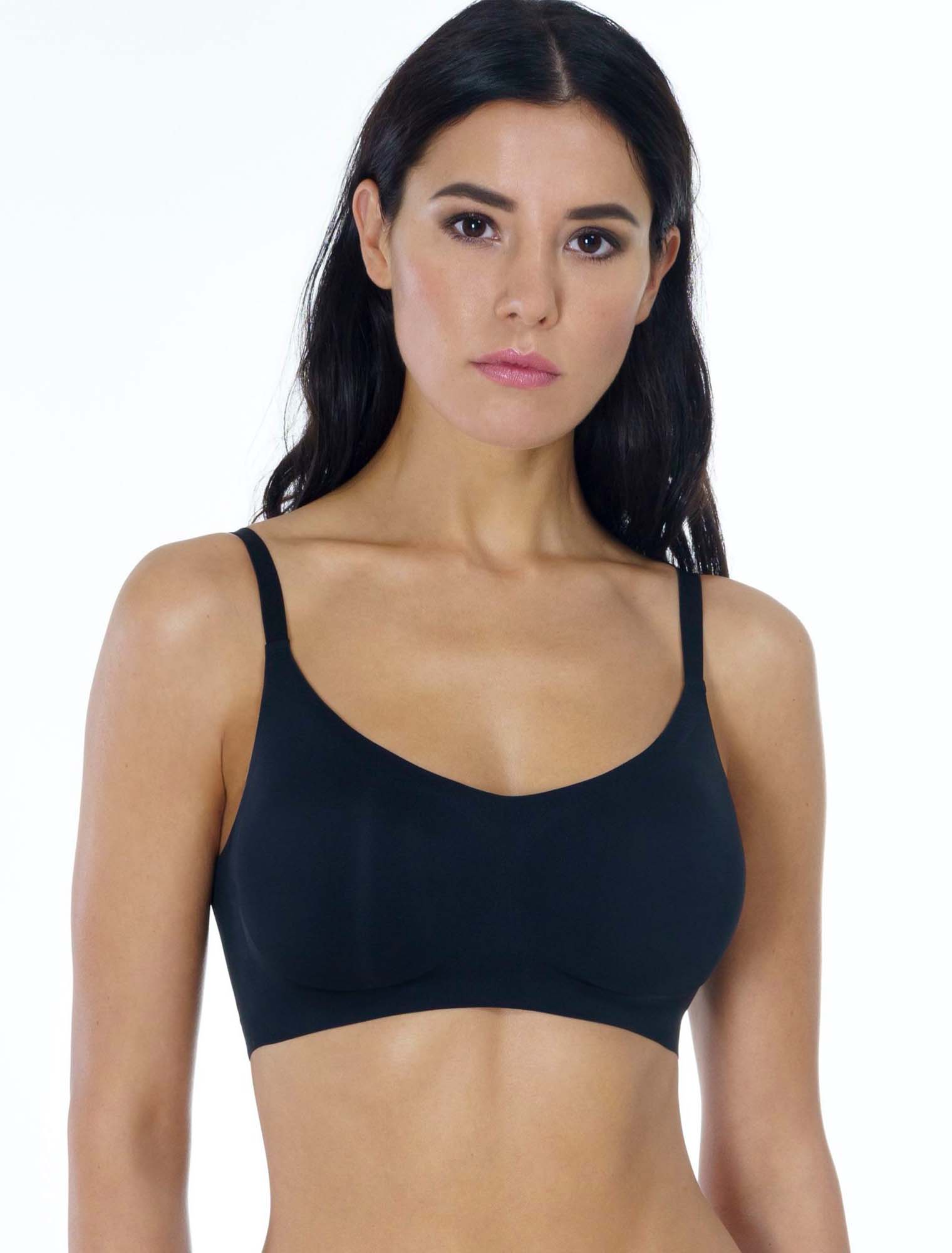 Lauma, Black Seamless Wireless Bra, On Model Front, 71D32