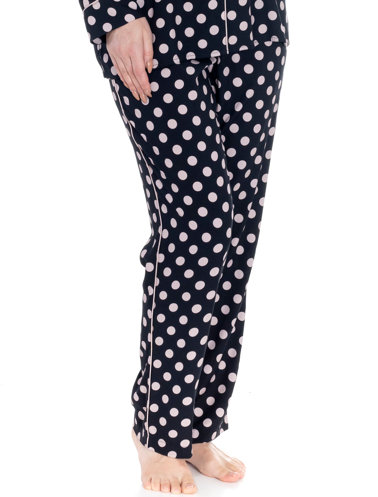 Lauma, Black Viscose Pyjama Pants, On Model Front, 72D51