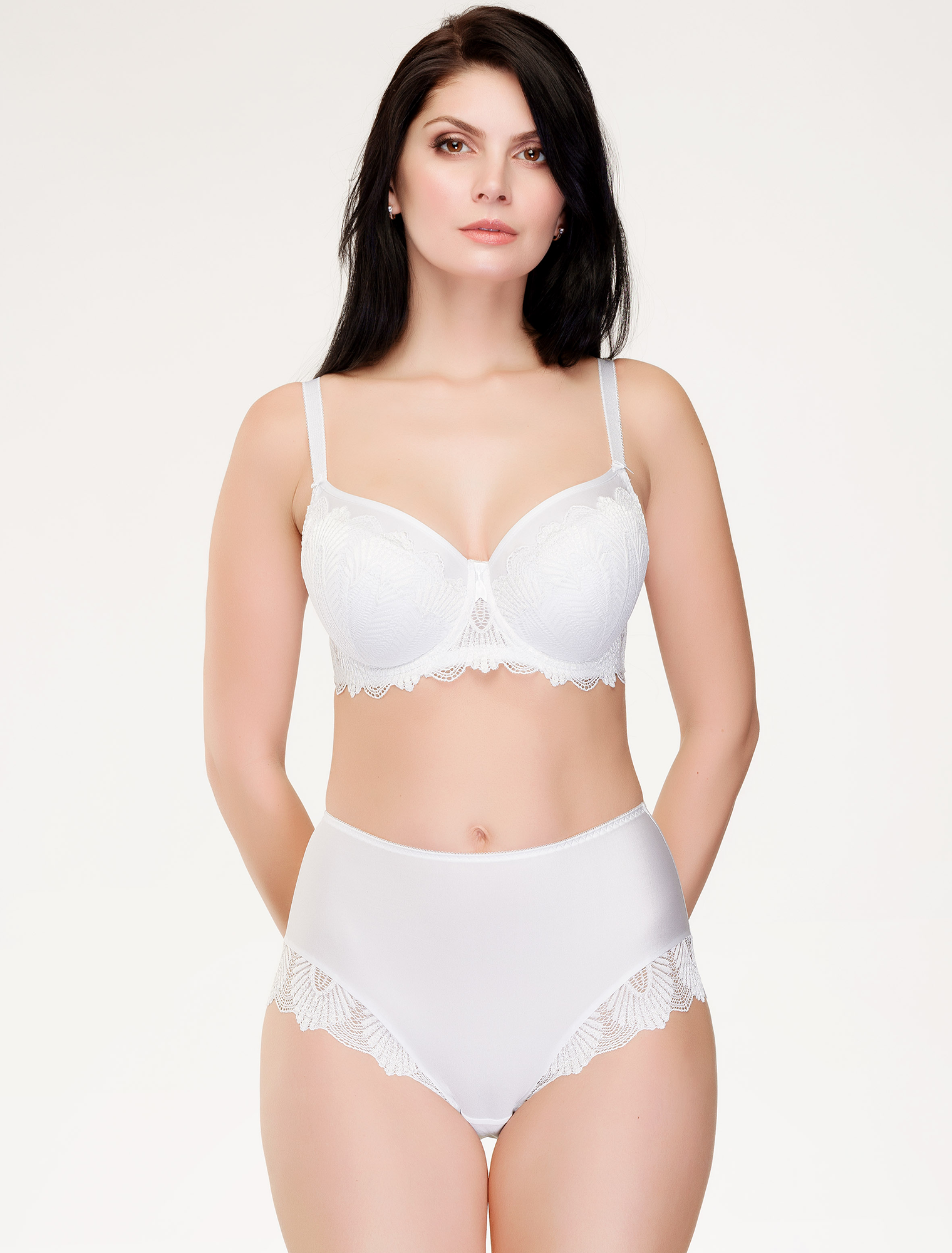 Lauma, White Half-padded Bra, On Model Front, 90J40