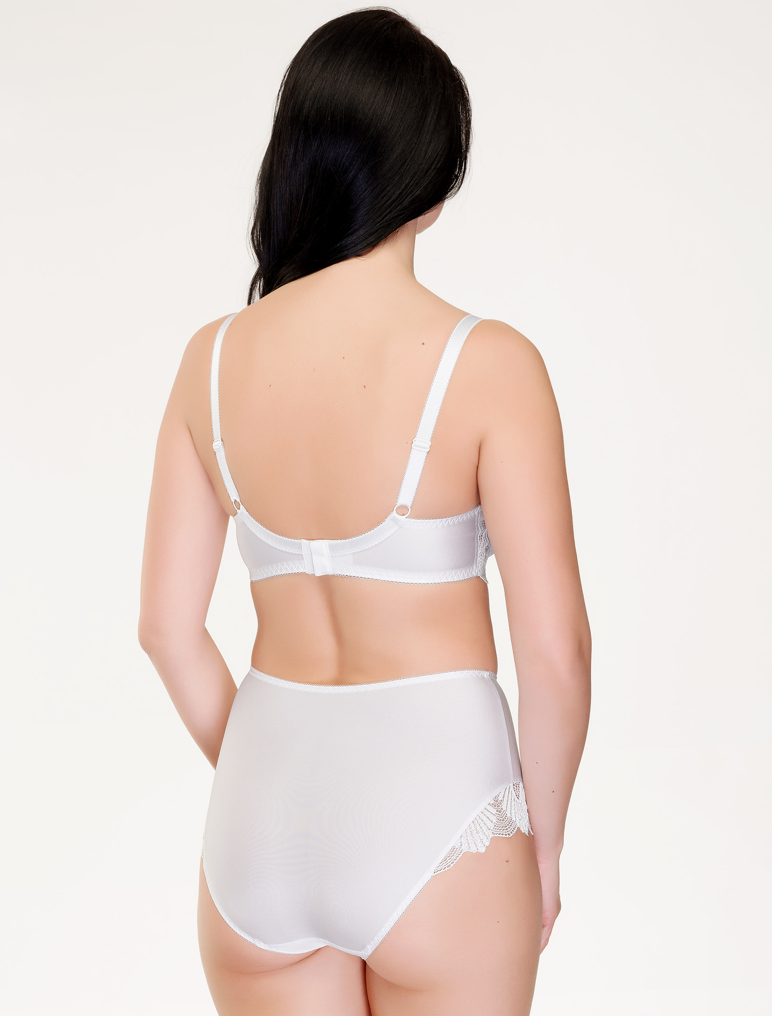Lauma, White Half-padded Bra, On Model Back, 90J40
