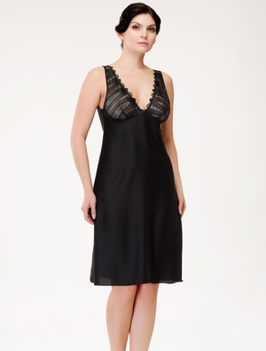 Lauma, Black Night Dress With Lace, On Model Front, 90J91