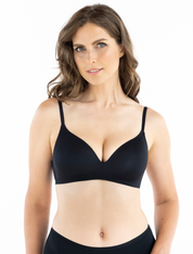 Lauma, Black Wireless Moulded T-shirt Bra, On Model Front, 92H30